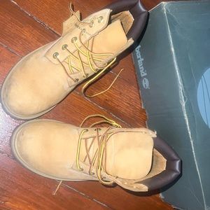 Kids used in Timberland construction size 2 1/2